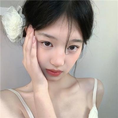 只在那里发光
